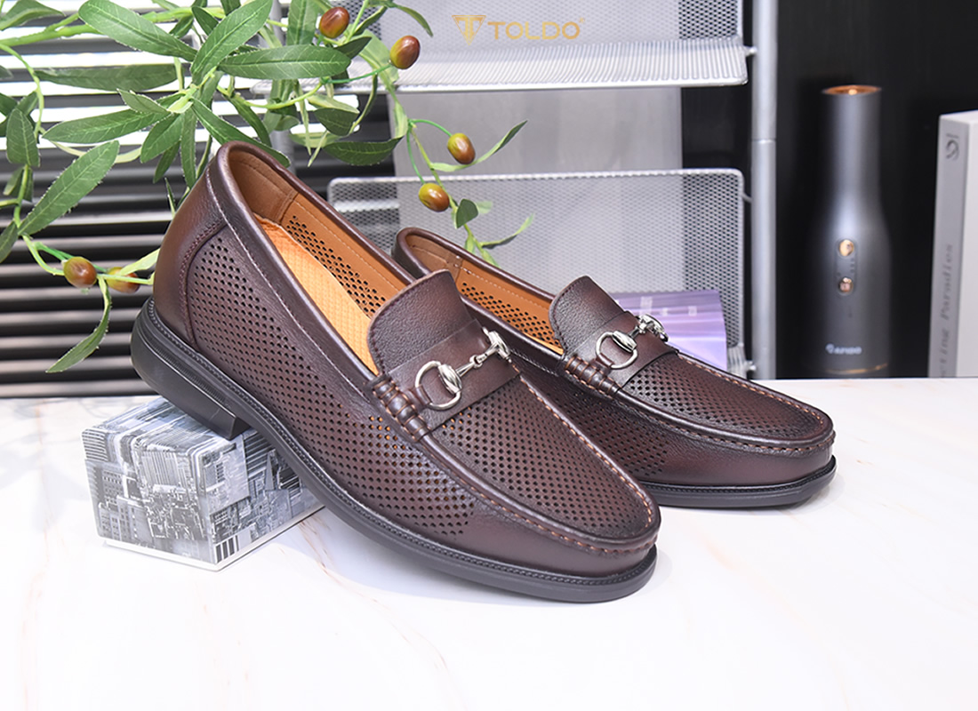 Giày cao 8cm đục lỗ thoáng khí siêu nhẹ 21